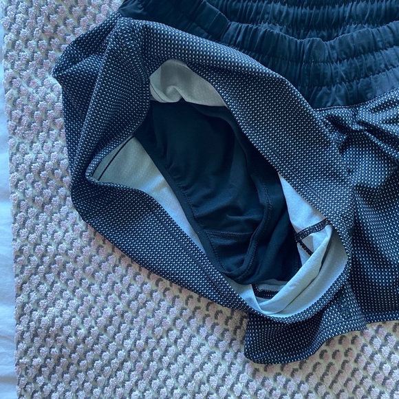 LULULEMON running shorts - Picture 5 of 5